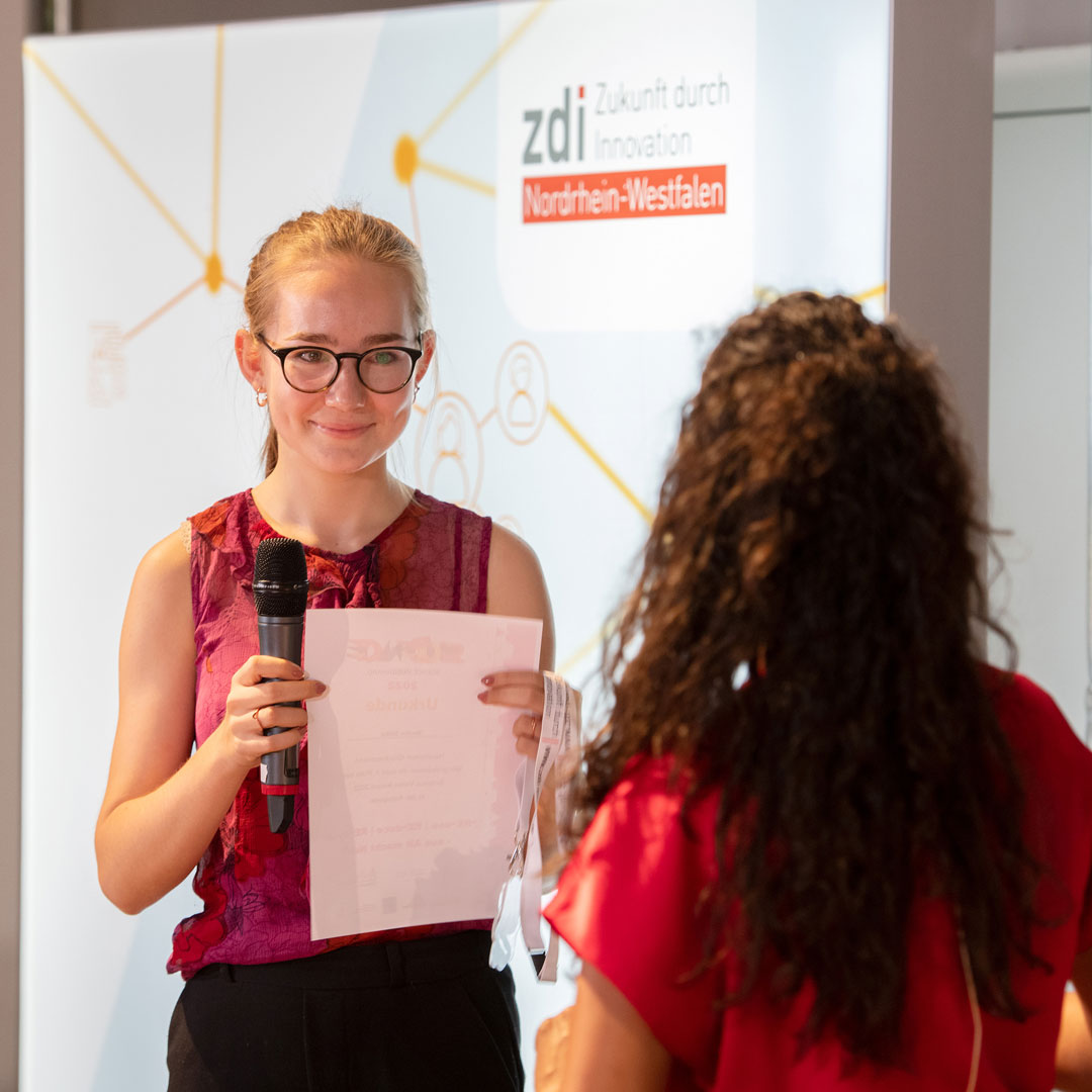 Die Gewinnerin der Kategorie RE•use | RE•duce | RE•cycle – aus Alt mach Neu. © zdi.NRW