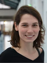Das Foto zeigt Gesche Neusel, die im Forschungsprojekt „Elektrotechnik statt BibisBeautyPalace” Mädchen für Technik begeistern konnte. 